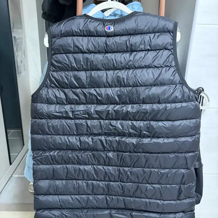 [BUNJANG] Champion Lightweight Padded Vest Black M / 챔피온 경량 패딩 조끼 블랙 M