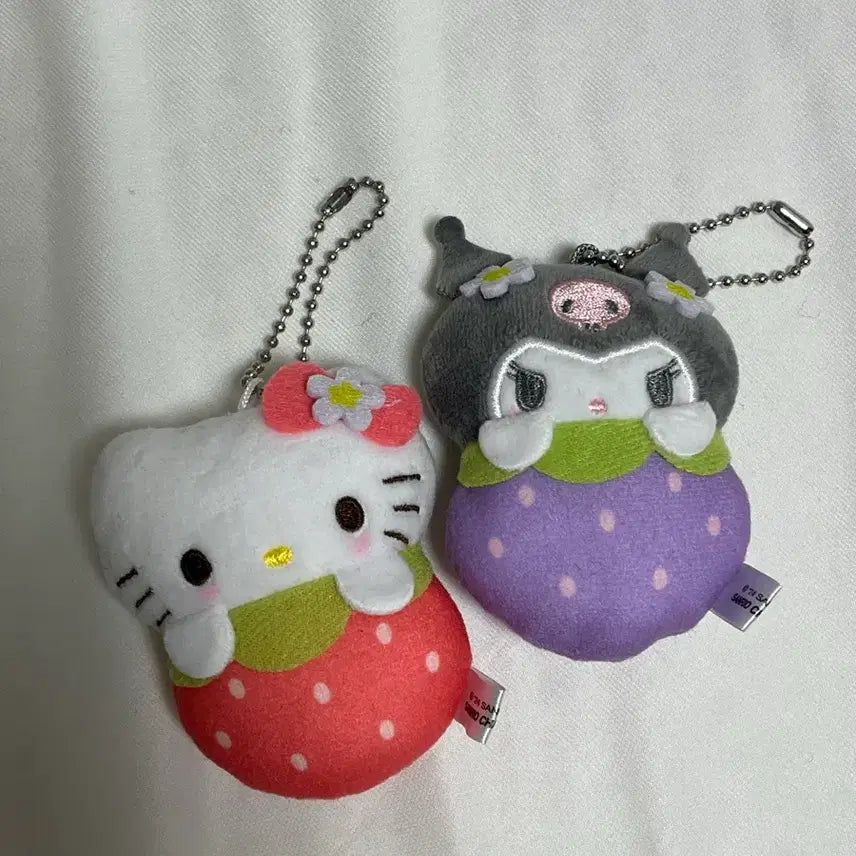 [BUNJANG] Sanrio Strawberry Swaddle Gacha Keyring Hello Kitty &amp; Kuromi / 산리오 딸기 포대기 가챠 키링 인형 헬로키티 쿠로미