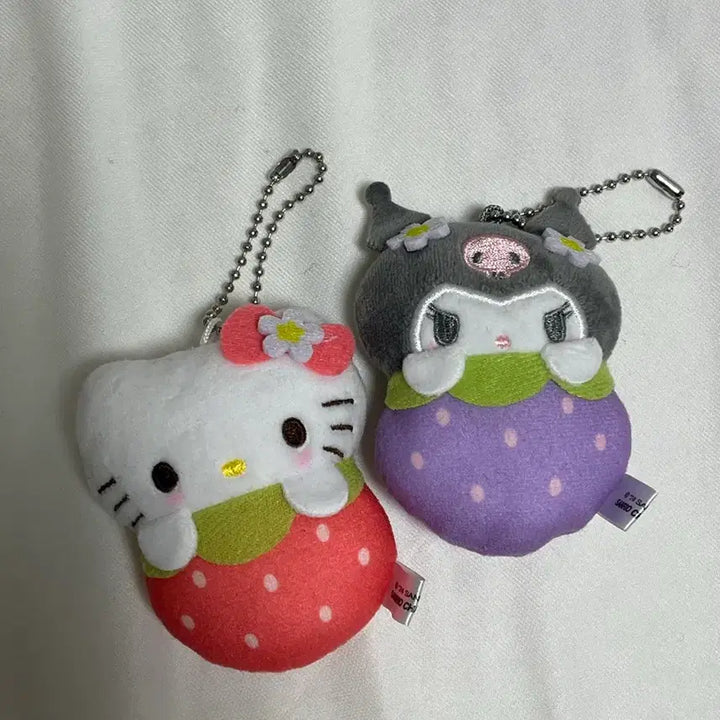 [BUNJANG] Sanrio Strawberry Swaddle Gacha Keyring Hello Kitty &amp; Kuromi / 산리오 딸기 포대기 가챠 키링 인형 헬로키티 쿠로미