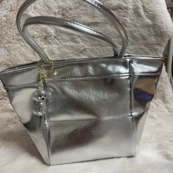 [BUNJANG] Silver Shoulder Bag with Keyring / 실버숄더뱃