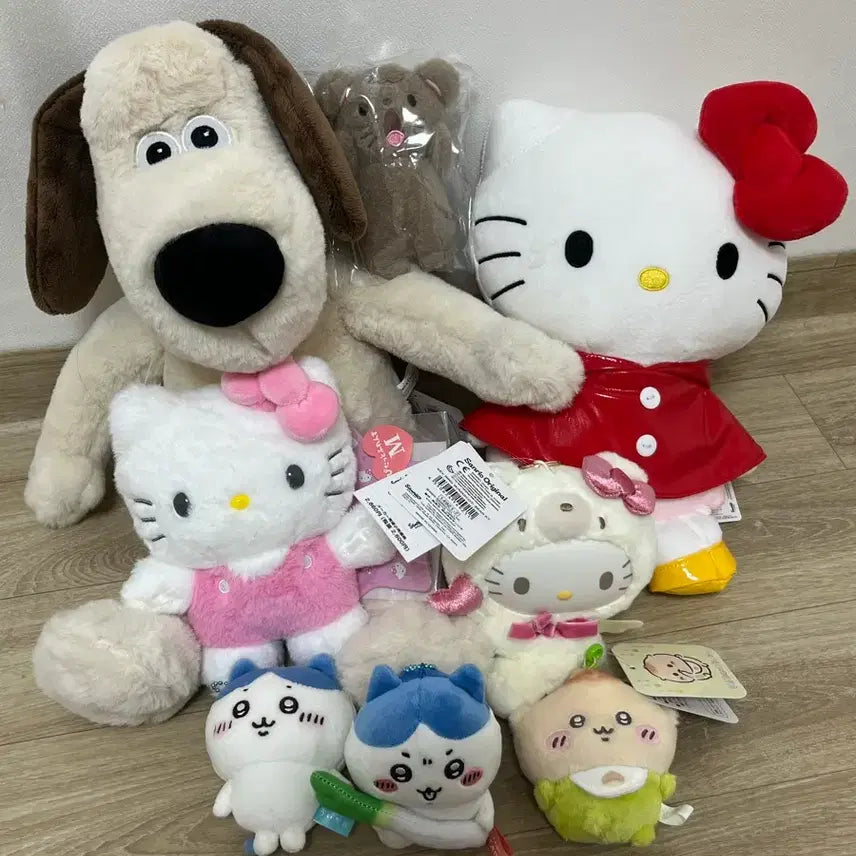 [BUNJANG] Sanrio Character Set Keyring: Hello Kitty, Chiikawa / 산리오 인형 키링 세트 키티 치이카와 외