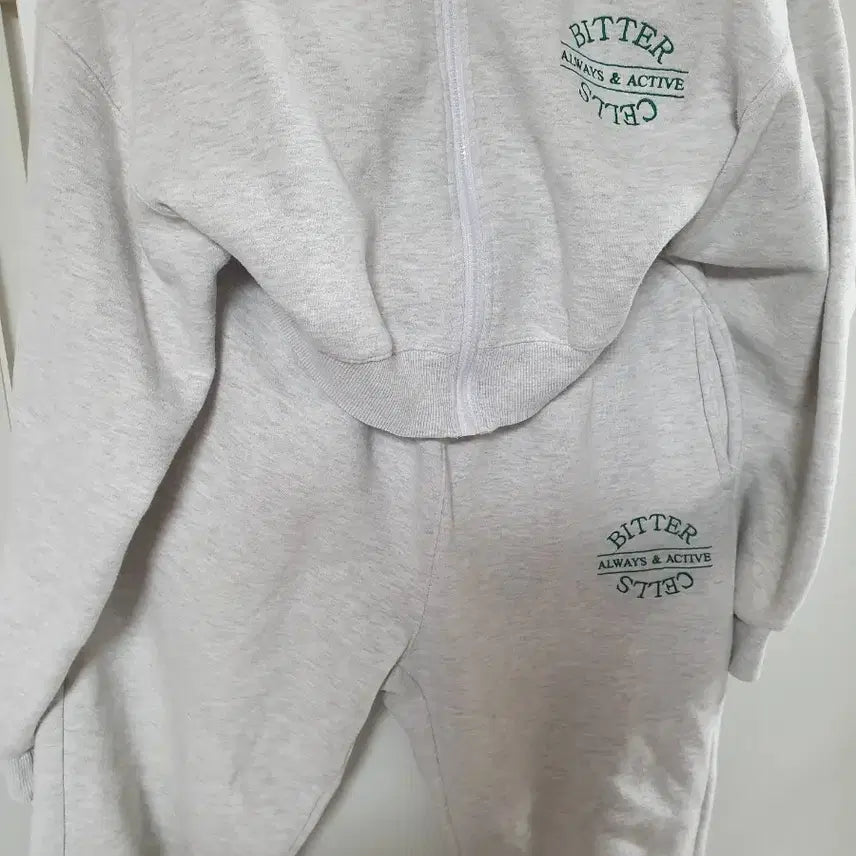 [BUNJANG] Bitter Cells Fleece Hoodie Zip-up Set Training Set 55 / Bitter Cells 비터셀즈 기모 코롭 후드 집업 세트 트레이닝 셋업