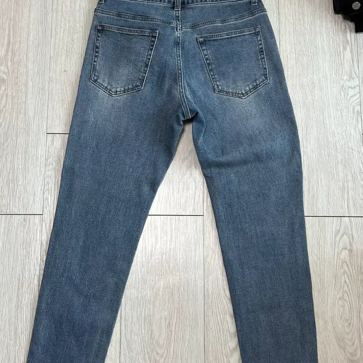 [BUNJANG] Musinsa Standard Light Indigo Denim Jeans (31) / 무신사 스탠다드 라이트 인디고 데님 (31)
