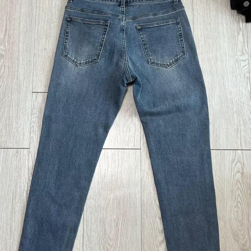 [BUNJANG] Musinsa Standard Light Indigo Denim Jeans (31) / 무신사 스탠다드 라이트 인디고 데님 (31)