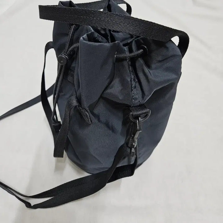[BUNJANG] Uniqlo U Bucket Bag Medium / 유니클로u 버킷백 미디엄