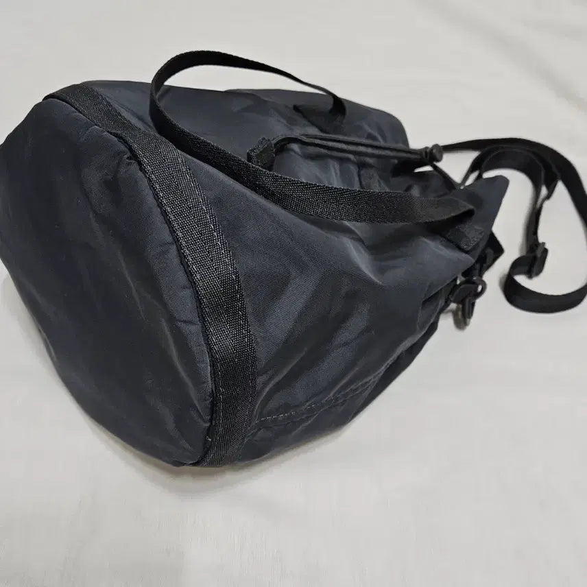 [BUNJANG] Uniqlo U Bucket Bag Medium / 유니클로u 버킷백 미디엄