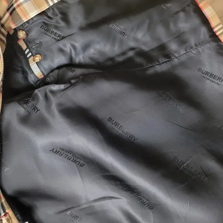 [BUNJANG] Burberry Embroidered B Motif Check Harrington Jacket / 버버리 엠브로이더리B 모티프체크 해링턴 자켓 48