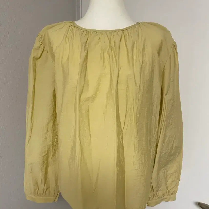 [BUNJANG] Oversized Shirred Back Ribbon Blouse / (공장재고정리/샘플상품)오버핏 셔링 뒷리본 블라우스