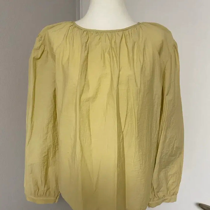 [BUNJANG] Oversized Shirred Back Ribbon Blouse / (공장재고정리/샘플상품)오버핏 셔링 뒷리본 블라우스