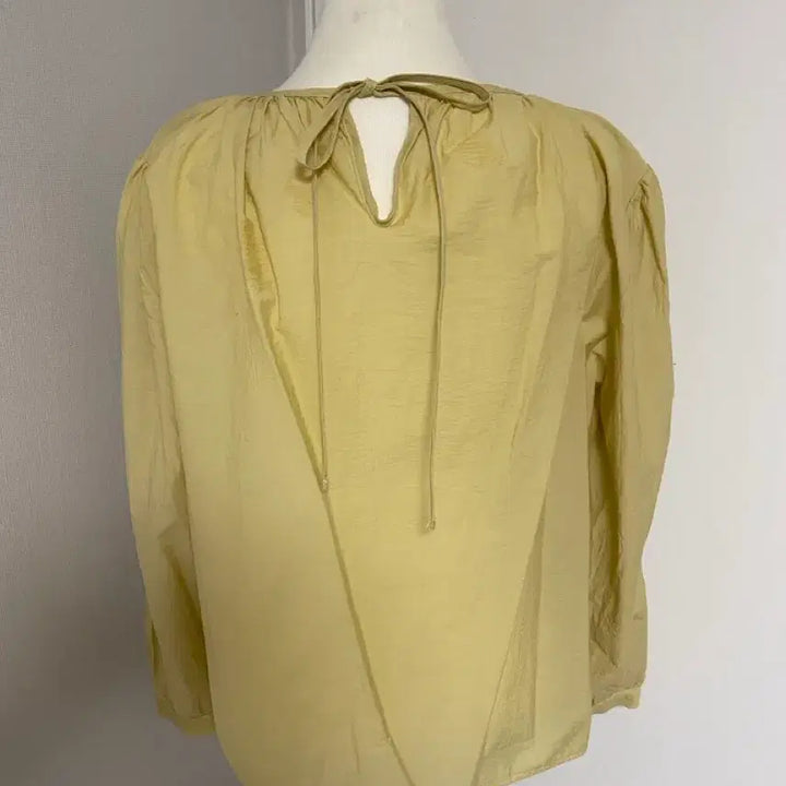 [BUNJANG] Oversized Shirred Back Ribbon Blouse / (공장재고정리/샘플상품)오버핏 셔링 뒷리본 블라우스