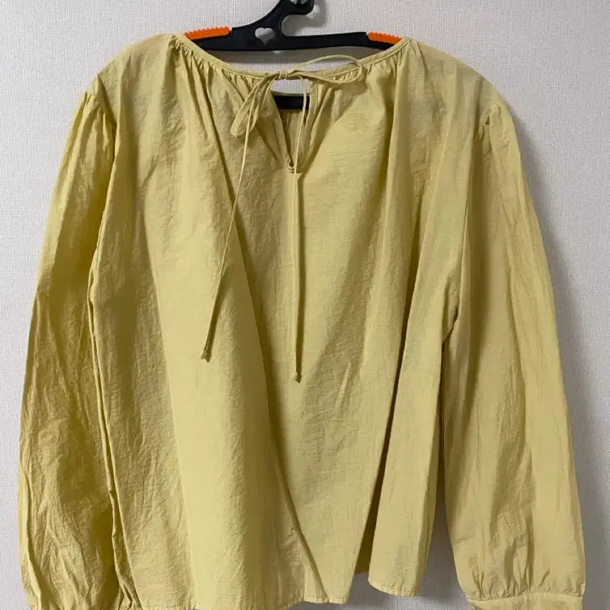 [BUNJANG] Oversized Shirred Back Ribbon Blouse / (공장재고정리/샘플상품)오버핏 셔링 뒷리본 블라우스