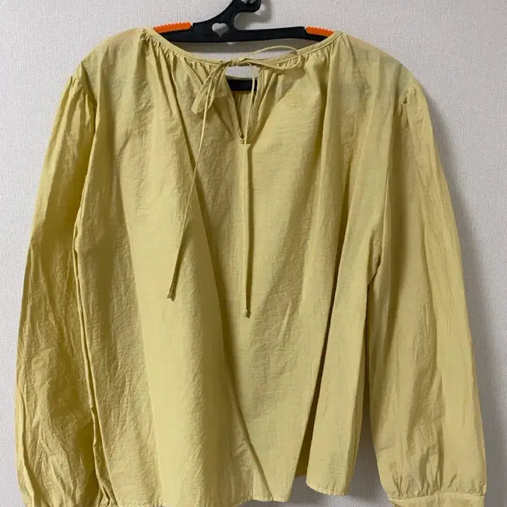 [BUNJANG] Oversized Shirred Back Ribbon Blouse / (공장재고정리/샘플상품)오버핏 셔링 뒷리본 블라우스