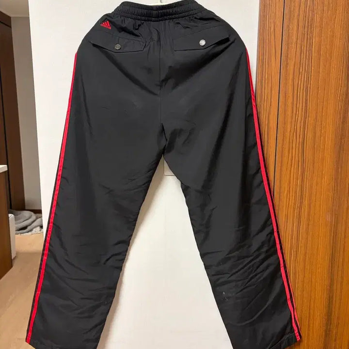 [SOLD OUT] 아디다스 우븐 트랙팬츠