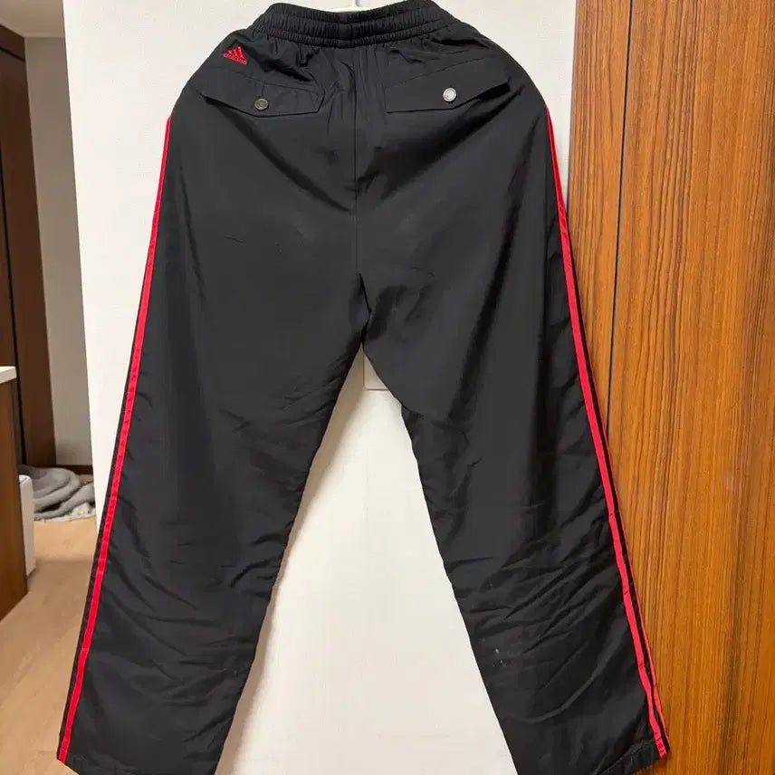 [SOLD OUT] 아디다스 우븐 트랙팬츠