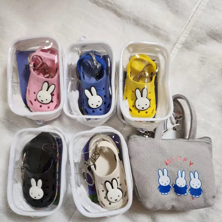 [BUNJANG] Miffy Crocs Keyring Set / 미피 크록스 키링 5개+ 미니 토트백 키링1개  총6종세트