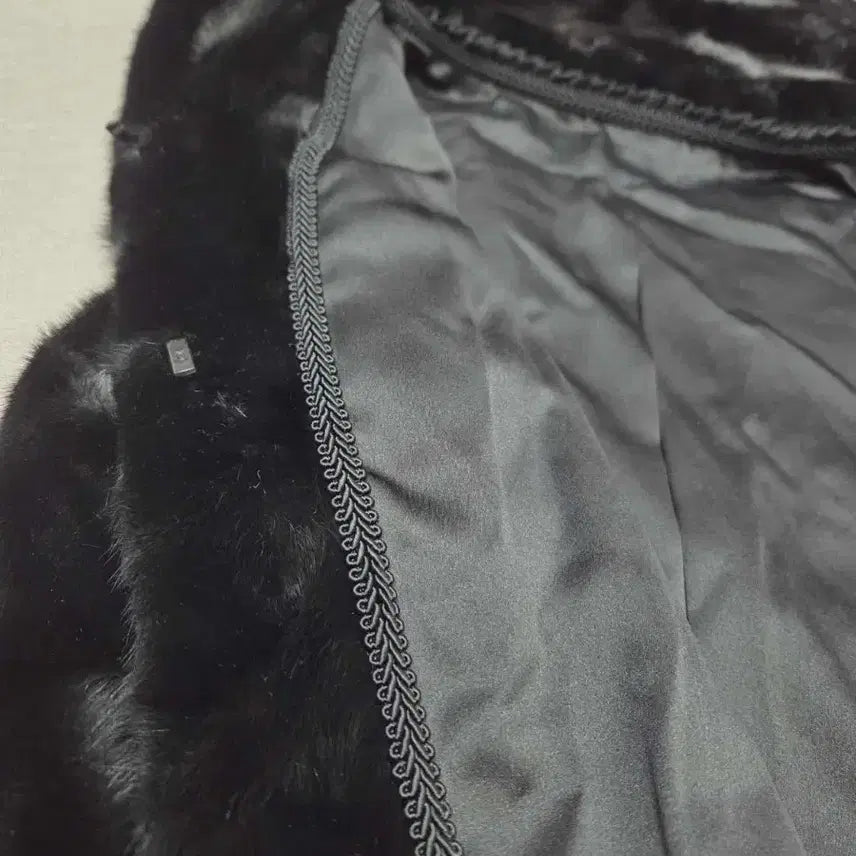 [BUNJANG] Black Mink Hooded Vest / 블랙 후드 밍크 베스트 조끼