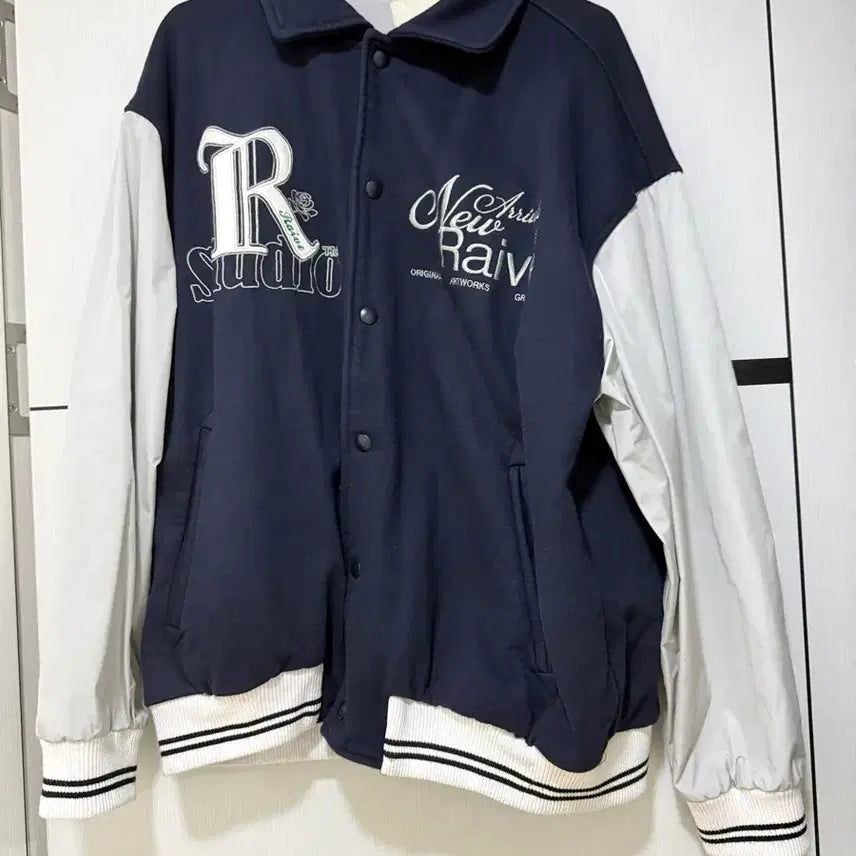 [BUNJANG] Rave Varsity Jacket Size 1 / 레이브 바시티자켓 1사이즈