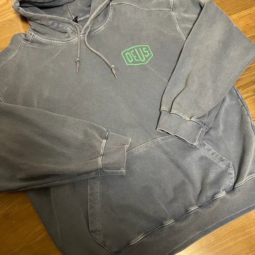 [BUNJANG] Deus Ex Machina x Worksout Dyed Blue Hoodie (L) / 데우스 x 웍스아웃 후드티 (L)