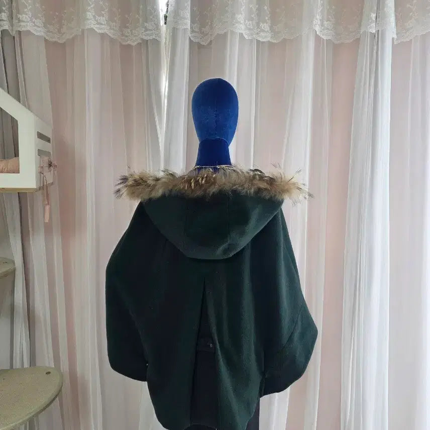 [BUNJANG] Unspecified Mixed Fabric Cape Coat with Raccoon Fur / 모혼방 트리밍 망토 라쿤퍼코트