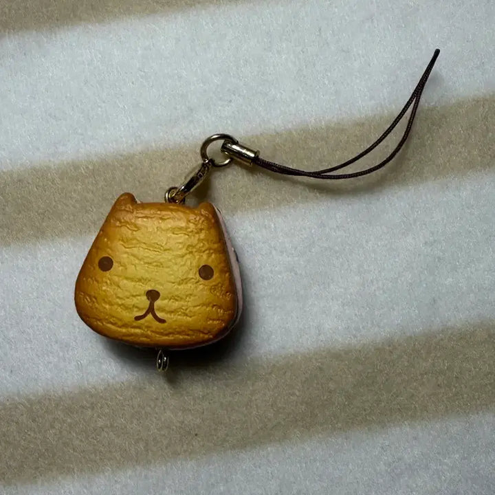 [BUNJANG] Capybara Strawberry Dessert Cookie Keyring / 고전 카피바라상 딸기 디저트 쿠키 키링