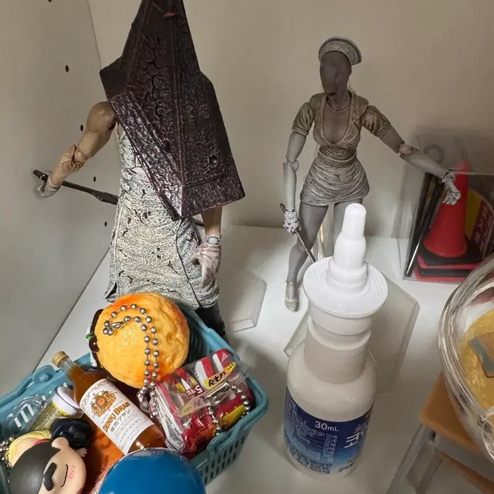 [BUNJANG] Silent Hill Triangle Head and Nurse Figure Set / 사일런트 힐 피규어 세트 (트라이앵글헤드, 간호사) 삼각두 버블헤드