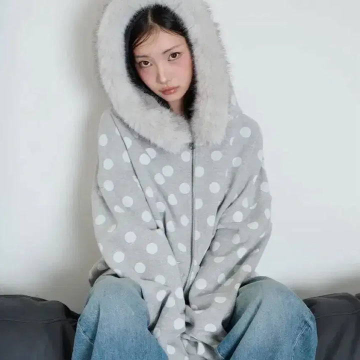 [BUNJANG] Itzavibe Wings Dot Fur Hooded Zip-up / (택달린 새상품) 잇자바이브 itzavibe 윙스 도트 퍼 후드집업