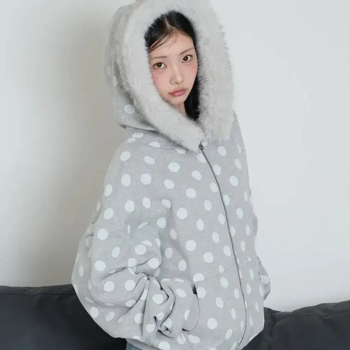[BUNJANG] Itzavibe Wings Dot Fur Hooded Zip-up / (택달린 새상품) 잇자바이브 itzavibe 윙스 도트 퍼 후드집업