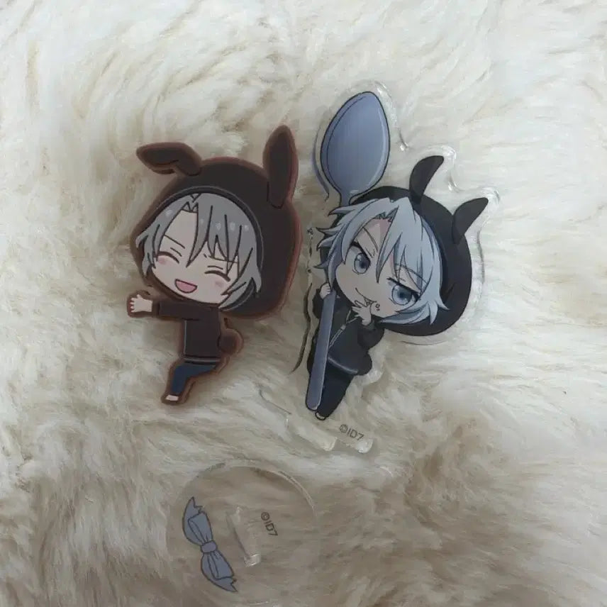 [SOLD OUT] 아이나나 가쿠 우사파카 러버클립 아크릴