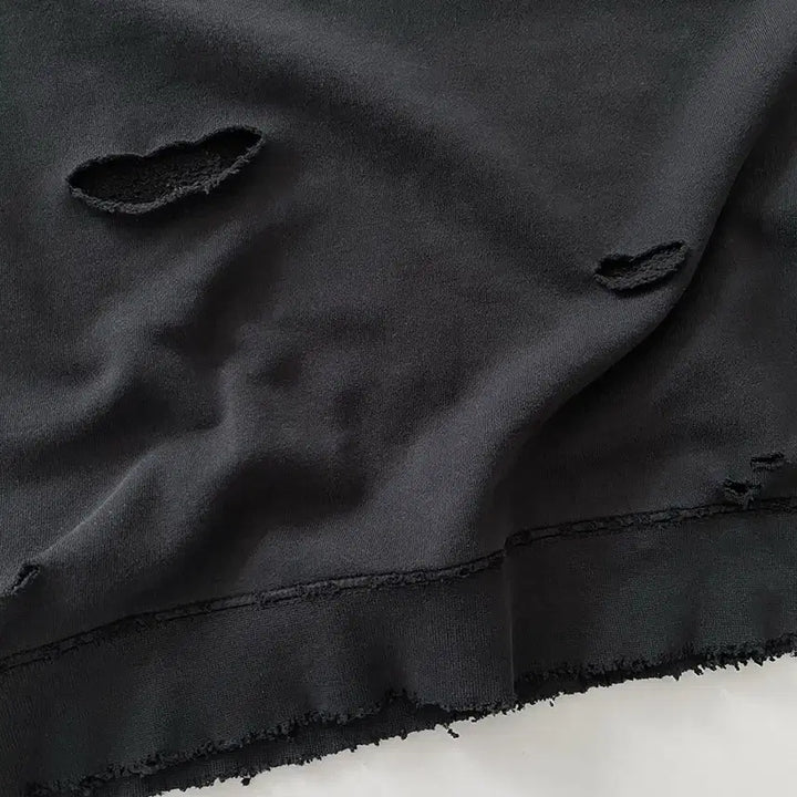 [BUNJANG] Stussy Distressed Black Sweatshirt / 스투시 디스트로이드 블랙 맨투맨
