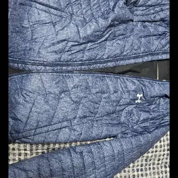 [BUNJANG] Under Armour Quilted Padded Jacket - Blue (L) / 언더아머 퀼팅 패딩 블루L
