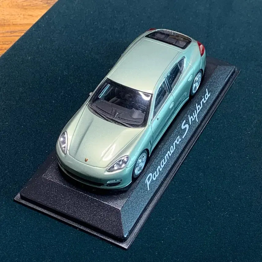 [BUNJANG] Panamera S Hybrid Model Car / 파나메라S 하이브리드 모델카
