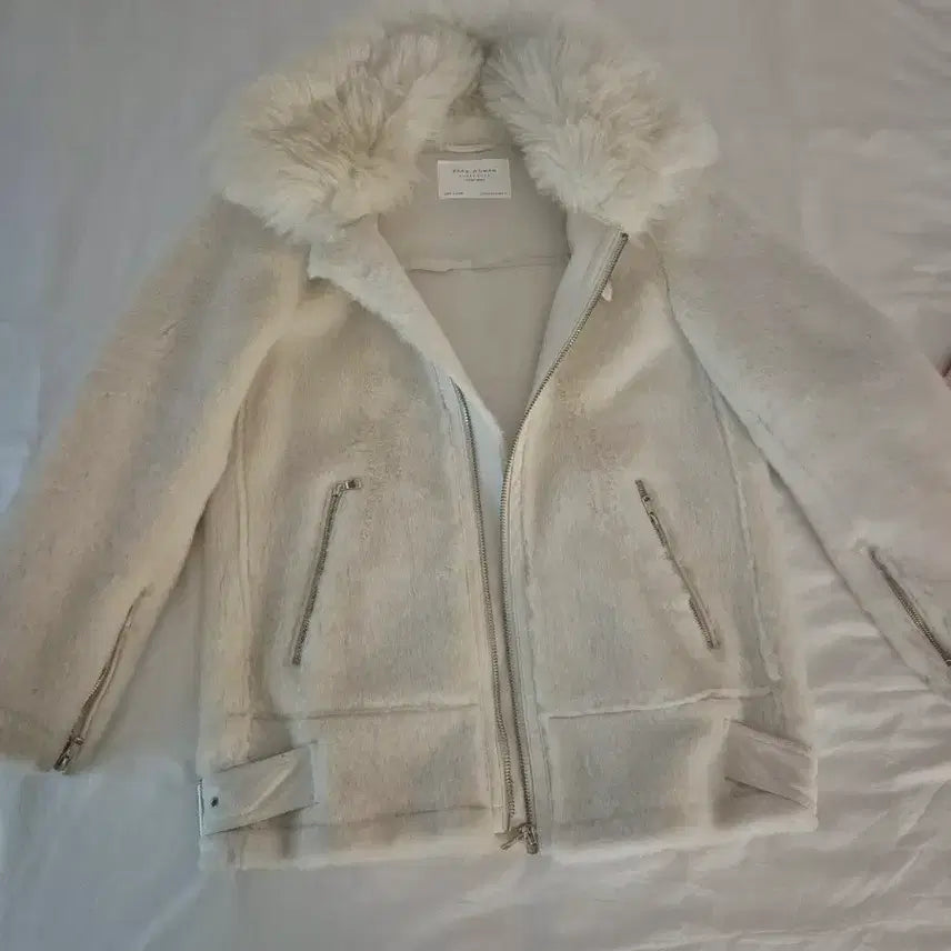 [BUNJANG] ZARA Ivory Faux Fur Mouton Jacket (S) / "자라" 넘이쁜 아이보리 퍼 무스탕 자켓(S)