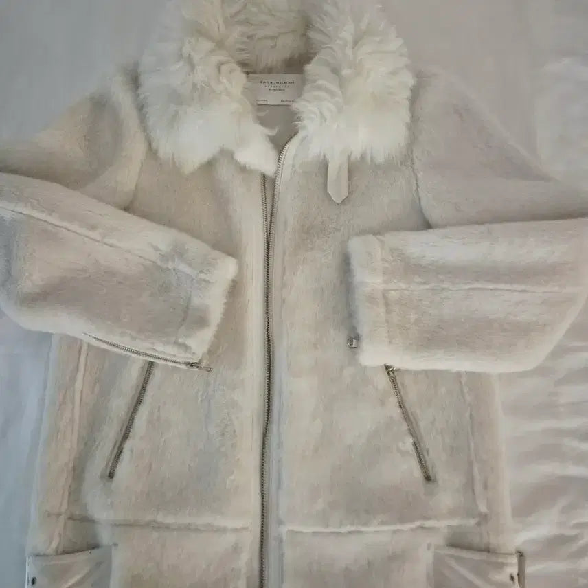 [BUNJANG] ZARA Ivory Faux Fur Mouton Jacket (S) / "자라" 넘이쁜 아이보리 퍼 무스탕 자켓(S)