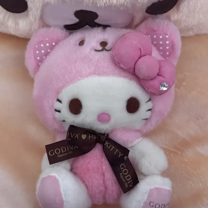 [BUNJANG] Godiva Kitty 2018 Collaboration Plush Doll / 키티 고디바 2018 콜라보 인형 산리오 godiva