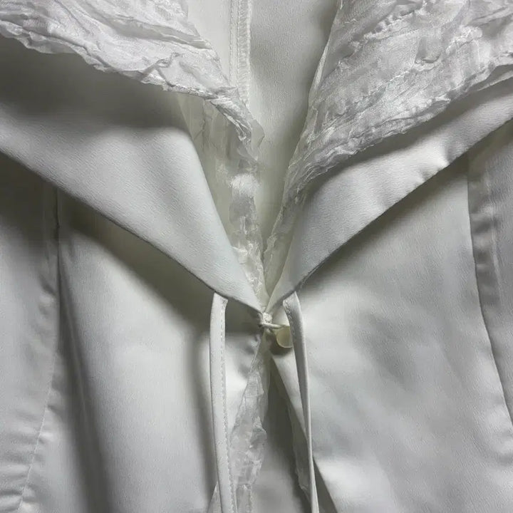 [BUNJANG] SINEINN White Lace Blouse / 시눈 화이트 레이스 블라우스