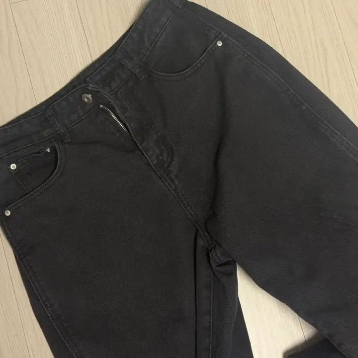 [BUNJANG] Two Years Cotton Pinstuck Snap Pocket Wide Pants / 에이블리 [투이어즈] 코튼 핀턱 절개 스냅 포켓 와이드 팬츠