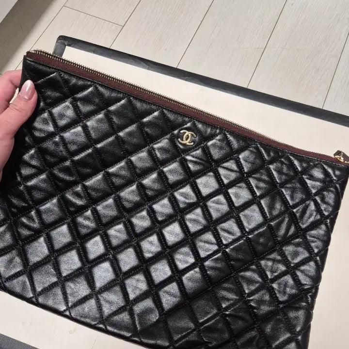 [BUNJANG] Chanel Classic Large Clutch Lambskin Gold / 정품)샤넬 클래식 라지 클러치 램스킨 금장
