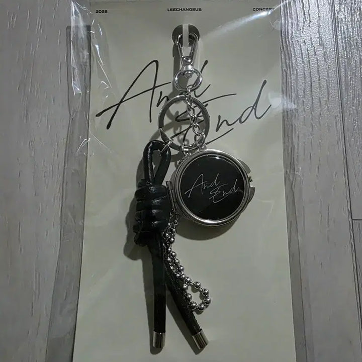 [BUNJANG] BTOB Lee Changsub Mirror Keyring / 비투비 이창섭 콘서트MD 거울키링