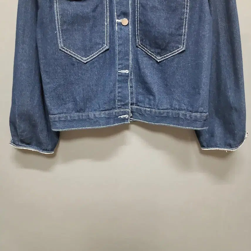 [BUNJANG] Denim Jacket with Stitch Detail / 데님 청자켓 스티치 포인트