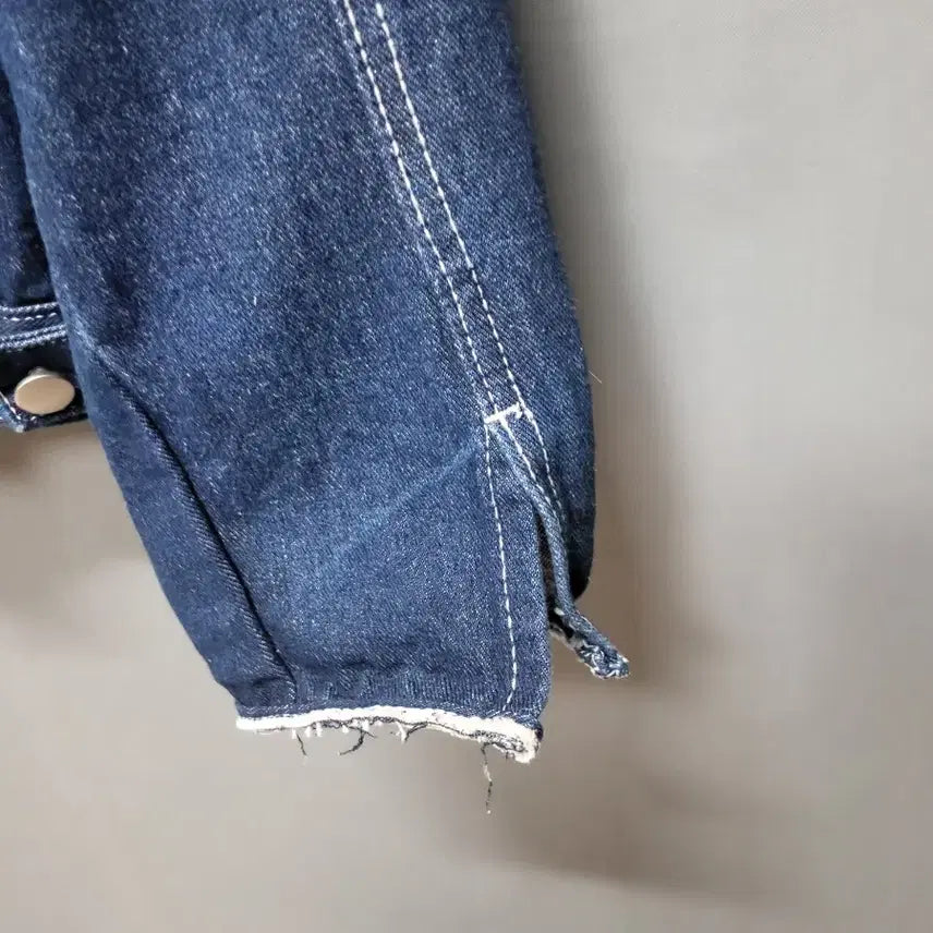 [BUNJANG] Denim Jacket with Stitch Detail / 데님 청자켓 스티치 포인트