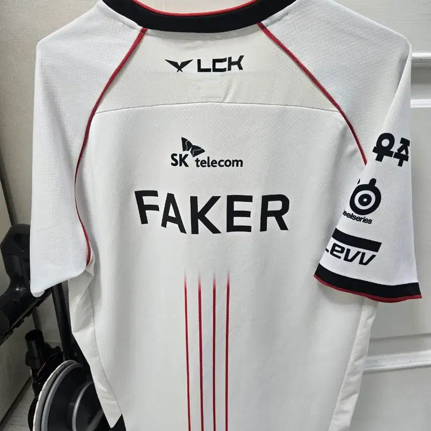 [BUNJANG] T1 2024 Worlds Uniform XL / t1 2024 월즈 유니폼 4성 XL 사이즈