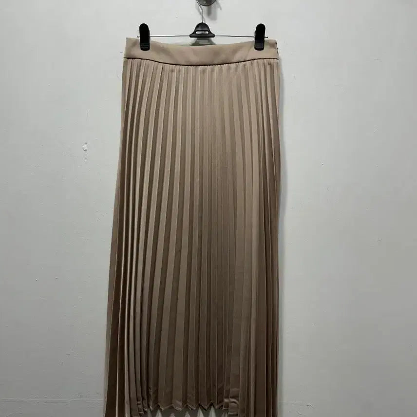 [BUNJANG] Beige Pleated Long Skirt - New / 베이지 플리츠 롱 스커트 F 새상품