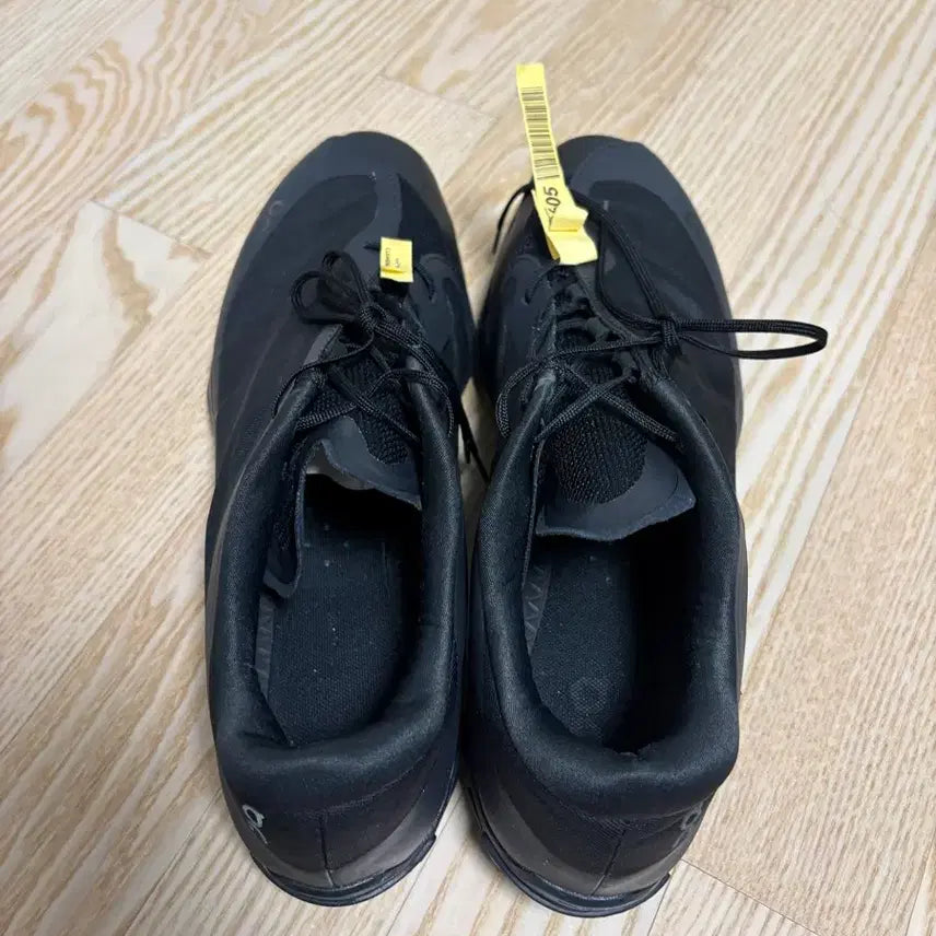 [BUNJANG] On Running Cloudventure 295mm Shoes / 온러닝 파프 클라우드벤쳐 295mm