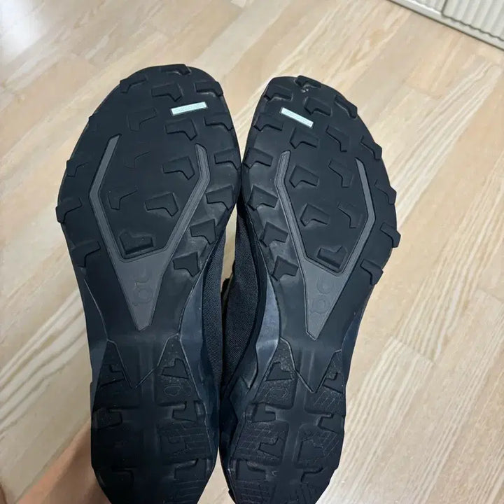 [BUNJANG] On Running Cloudventure 295mm Shoes / 온러닝 파프 클라우드벤쳐 295mm