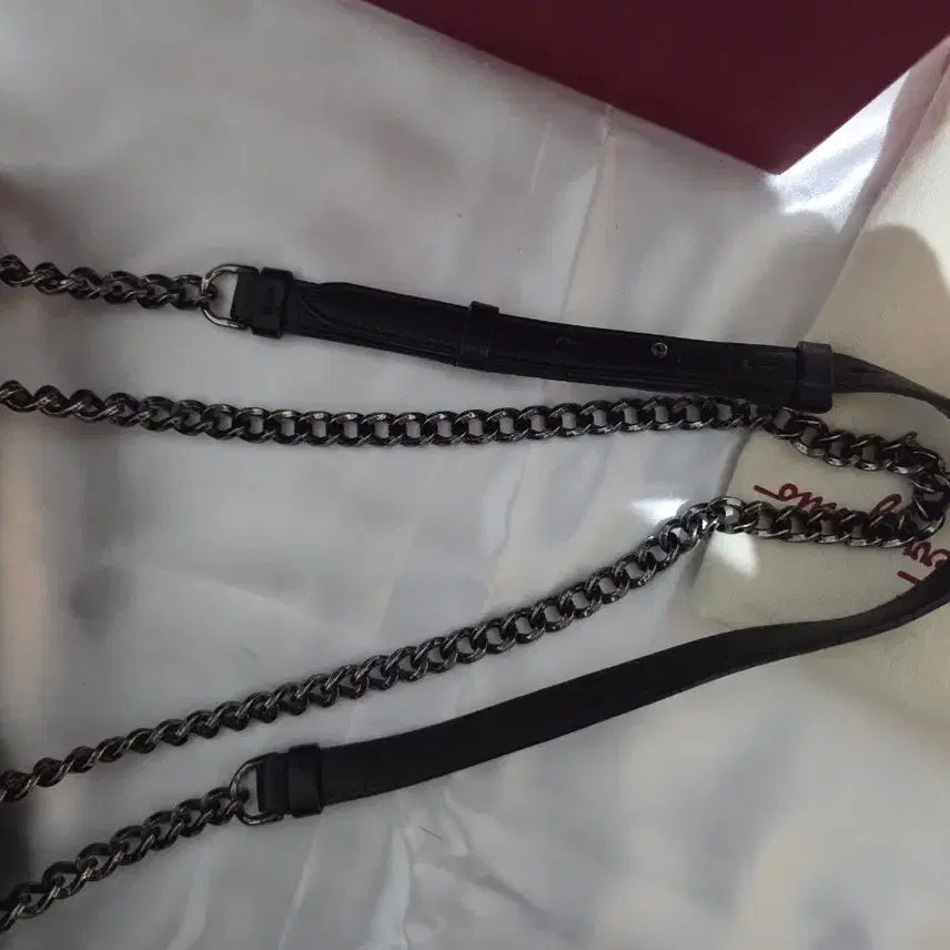 [BUNJANG] Ferragamo Vara Ribbon Chain Shoulder Bag / 페라가모 바라 리본 체인 숄더백 정품