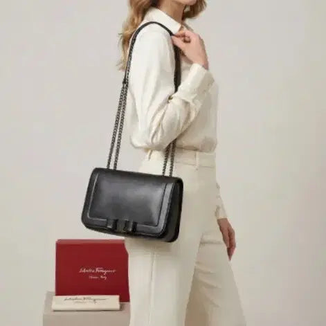 [BUNJANG] Ferragamo Vara Ribbon Chain Shoulder Bag / 페라가모 바라 리본 체인 숄더백 정품
