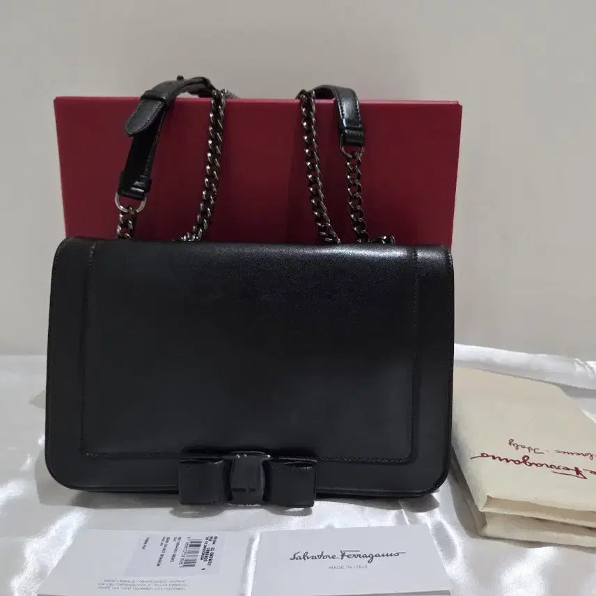 [BUNJANG] Ferragamo Vara Ribbon Chain Shoulder Bag / 페라가모 바라 리본 체인 숄더백 정품