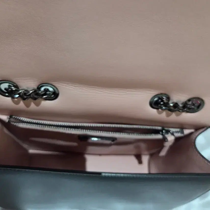[BUNJANG] Ferragamo Vara Ribbon Chain Shoulder Bag / 페라가모 바라 리본 체인 숄더백 정품