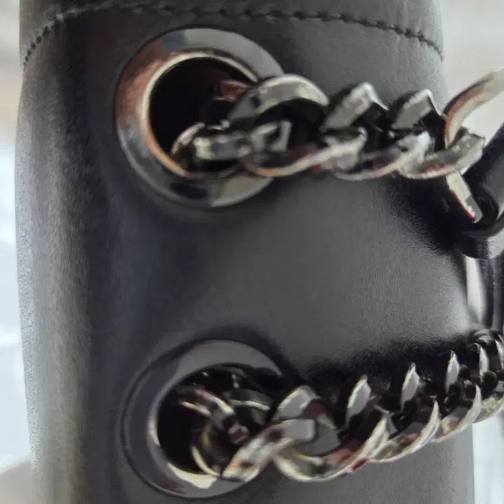 [BUNJANG] Ferragamo Vara Ribbon Chain Shoulder Bag / 페라가모 바라 리본 체인 숄더백 정품