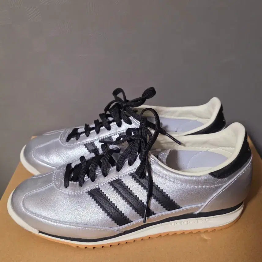 [BUNJANG] Adidas SL72 Silver Sneakers (235) / 아디다스 SL72 실버 JH6363 (235)
